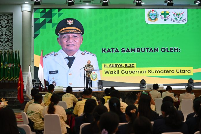Text foto : Wakil Gubernur Sumatera Utara (Sumut) Surya membuka Rapat Kerja Daerah (Rakerda) Pemuda Katolik Sumut di Aula Raja Inal Siregar Kantor Gubernur Sumut Jalan Diponegoro Nomor 30 Medan, Jumat (25/7/2025). (Foto : Ist)