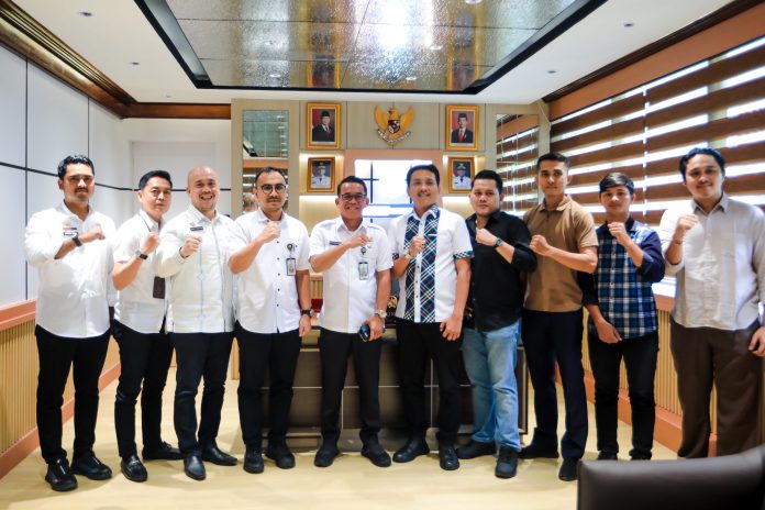 Text foto : Wakil Walikota Medan Zakiyuddin Harahap didampingi Kadis UKM Koperindag Kota Medan Benny Nasution, Plt Kepala BKAD Medan Evan Butong, dan Camat Medan Petisah Arafat Syam. (Foto : Ist)