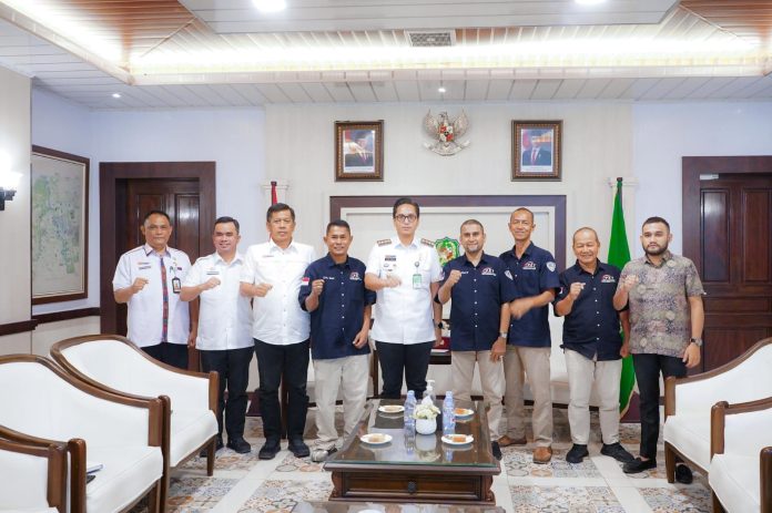 Text foto : Walikota Medan Rico Waas saat menerima jajaran pengurus organisasi olahraga roda dua, Rabu (9/7/2025) (foto : Ist)