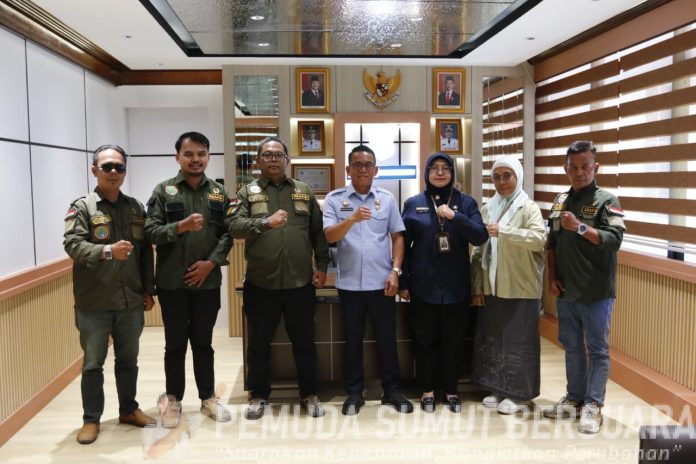 Text foto : Wakil Wali Kota Medan Zakiyuddin Harahap saat menerima audiensi jajaran DPP Reaksi di ruang kerjanya, Balai Kota Medan, Selasa (26/8). (Foto : Ist)