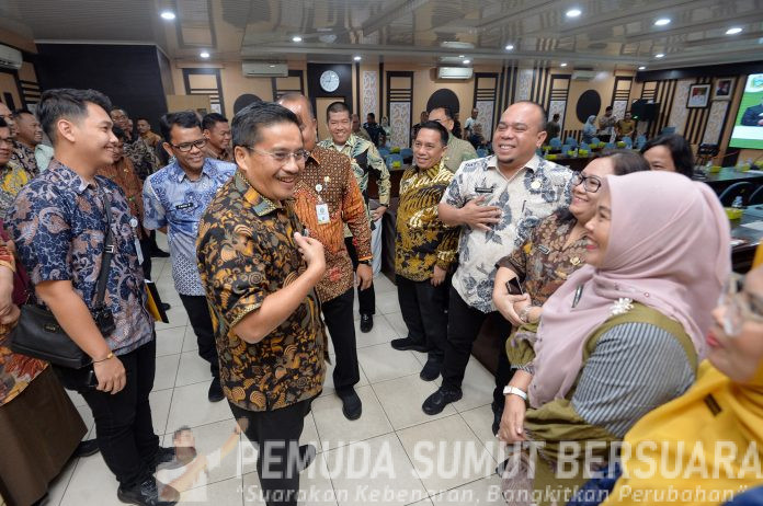 Text foto : Sekretaris Daerah Provinsi Sumatera Utara (Sumut) Togap Simangunsong melakukan kunjungan kerja ke Kantor Dinas Ketahanan Pangan, Tanaman Pangan dan Hortikultura Provinsi Sumut di Jalan Jenderal Besar A.H Nasution, Kota Medan, Kamis (14/8). (Foto : Ist).