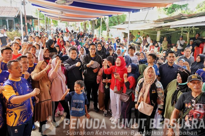 Text foto : Wali Kota Medan Rico Tri Putra Bayu Waas, mengawali hari minggu pagi dengan mengikuti kegiatan jalan santai bersama relawan Kawan Bang Rico (KBR), minggu,(3/8/2025). (Foto : Ist)