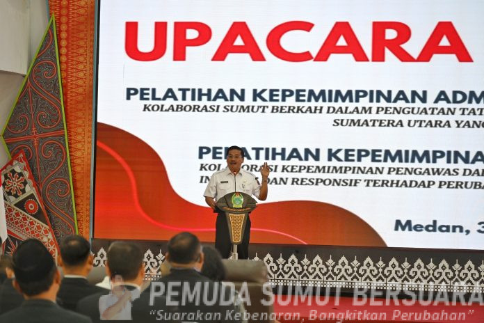 Text foto : Sekretaris Daerah Provinsi Sumatera Utara (Sumut) Togap Simangunsong membuka Pelatihan Kepemimpinan Administrator (PKA) Angkatan III, IV, V dan Pelatihan Kepemimpinan Pengawas (PKP) Angkatan I di Aula Badan Pengembangan Sumber Daya Manusia (BPSDM) Sumut Jalan Ngalengko Medan, Rabu (3/9/2025). (Foto : Ist)