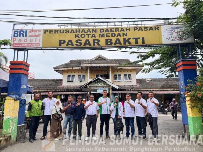 Text foto : Pengurus DPW APPSI SUMUT saat melakukan kunjungan ke pasar bakti Medan (01-10-2025) ( Foto : Ist)