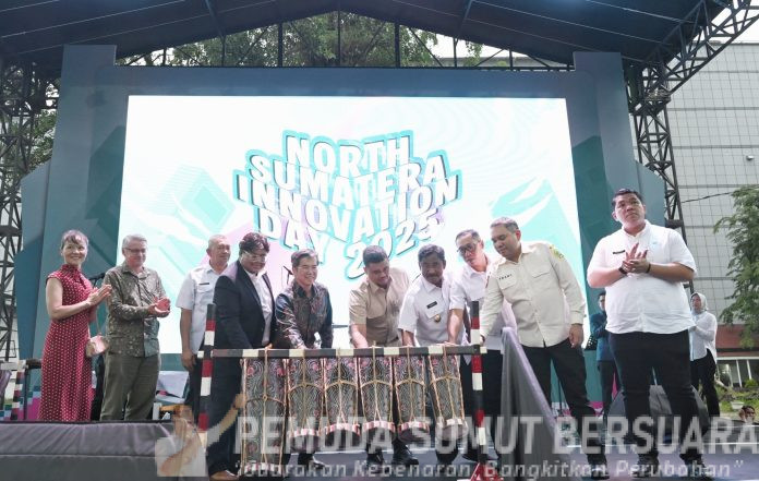 Text foto : Gubernur Sumatera Utara (Sumut) Muhammad Bobby Nasution membuka North Sumatera Inovation Day 2025 di Parkiran Kartini Kantor Gubernur Sumut Jalan R.A Kartini Medan, Rabu (19/11/2025). (Foto : Ist)