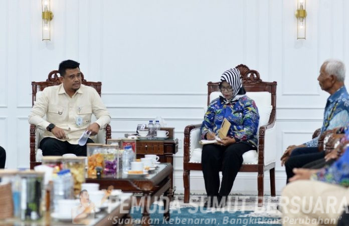 Teks Foto :  Gubernur Sumatera Utara Bobby Nasution menerima audiensi Pengurus Kelompok Tani Nelayan Andalan Sumut di Ruang Kerja Lantai 10 Kantor Gubernur Sumut Jalan Diponegoro Kota Medan. Selasa (10/2/2026).(Foto : Ist)