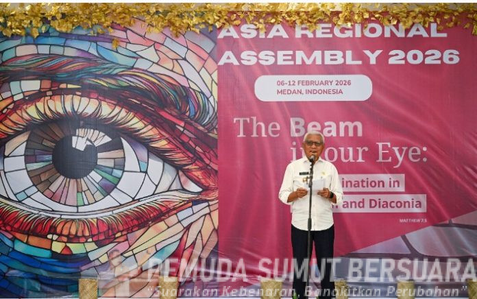 Teks Foto : Wakil Gubernur Sumut, Surya menghadiri Sidang Raya Regional Asia Lembaga United Evangelical Mission (UEM) yang diselenggarakan di Sopo Godang Gereja HKBP Sudirman, Jalan Sudirman, Medan, Rabu (11/2/2026). (Foto : Ist)