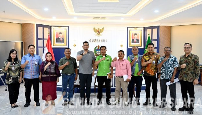 Teks Foto : Gubernur Sumatera Utara (Sumut) Muhammad Bobby Afif Nasution menerima audiensi Aliansi Serikat Pekerja/Serikat Buruh, di Ruang Kerja Gubernur Lantai 10 Kantor Gubernur, Jalan Diponegoro No 30 Medan, Kamis (26/03/2026). (Foto : Ist) 