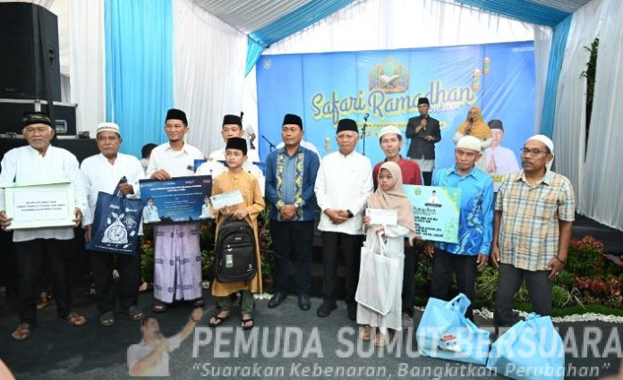 Teks Foto : Wakil Gubernur Sumatera Utara (Sumut) Surya didampingi Wakil Bupati Deliserdang Lom Lom Suwondo melaksanakan Safari Ramadan Pemerintah Provinsi Sumut Tahun 1447H - 2026 M di Masjid Al-Hasanah Jalan Merpati I Nomor 1 Perumnas Mandala Kelurahan Kenangan Baru, Kecamatan Percut Seituan, Kabupaten Deliserdang, Jumat (13/3/2026). (Foto : Ist) 